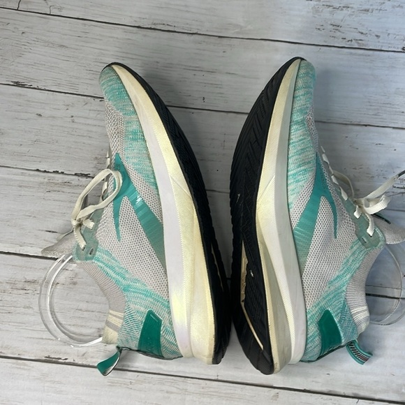 Brooks Levitate 4 Mint and Dove Gray Running Shoe - Picture 5 of 12